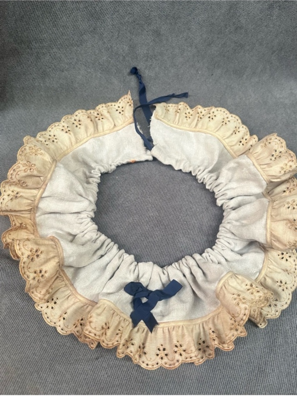 Vintage ruffle clown collar linen w/ eyelet ruffle